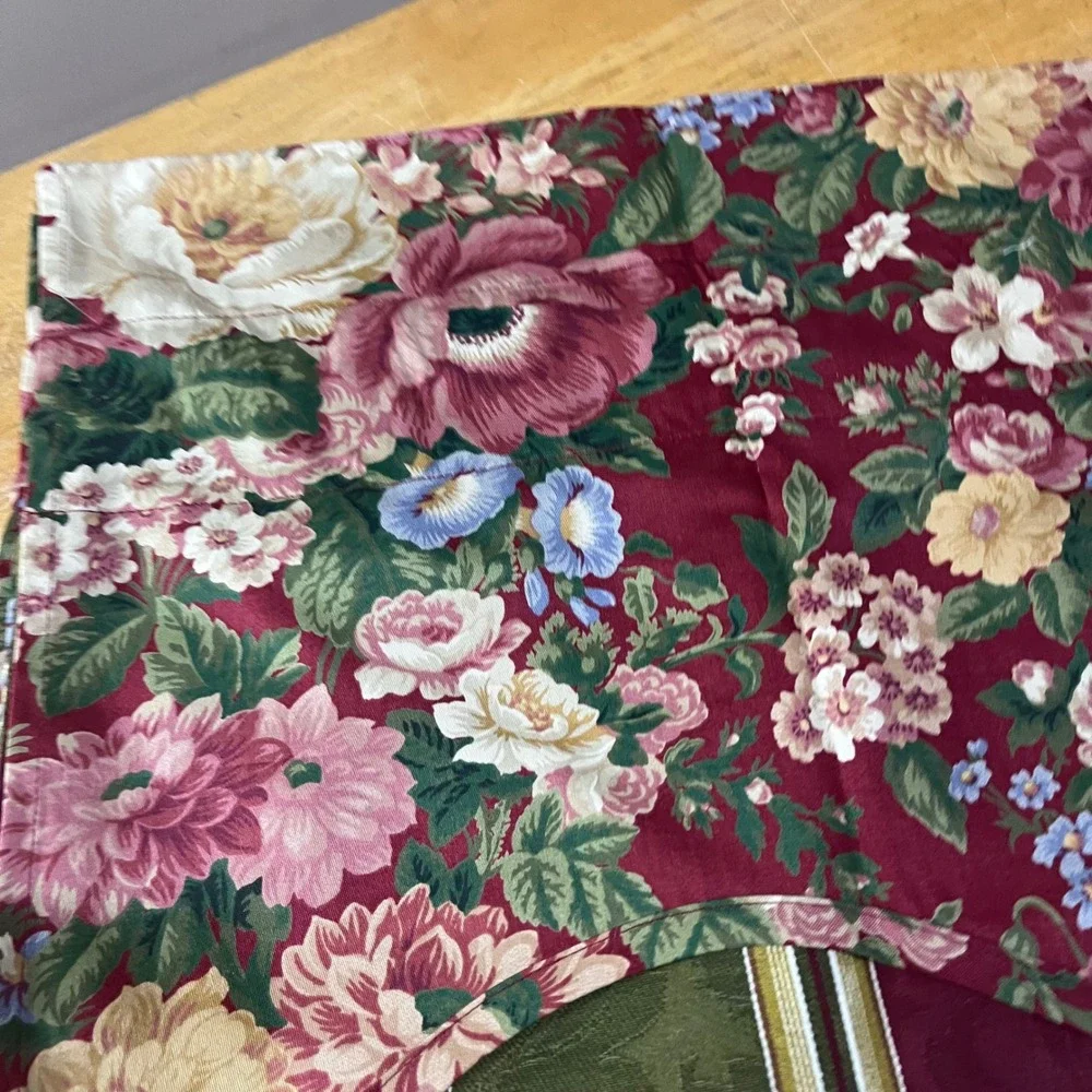 Vtg Waverly Scalloped Fairfield Floral Valance Burgundy Green Striped Trim 78x17